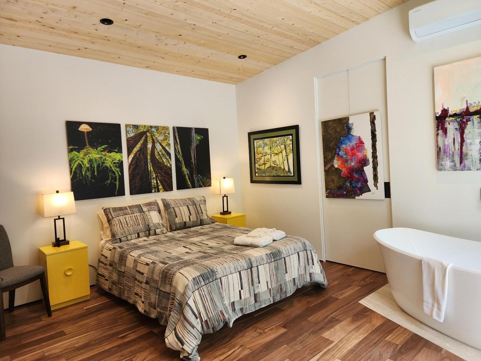 The Shed At Moon Dance Hotel Madeira Park Bagian luar foto